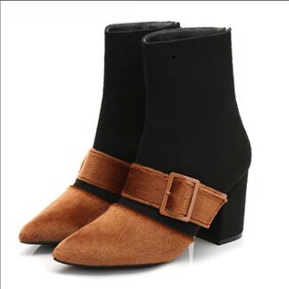 Shoes - Velvet vintage style bootie